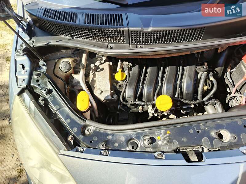 Минивэн Renault Scenic 2007 в Вараше