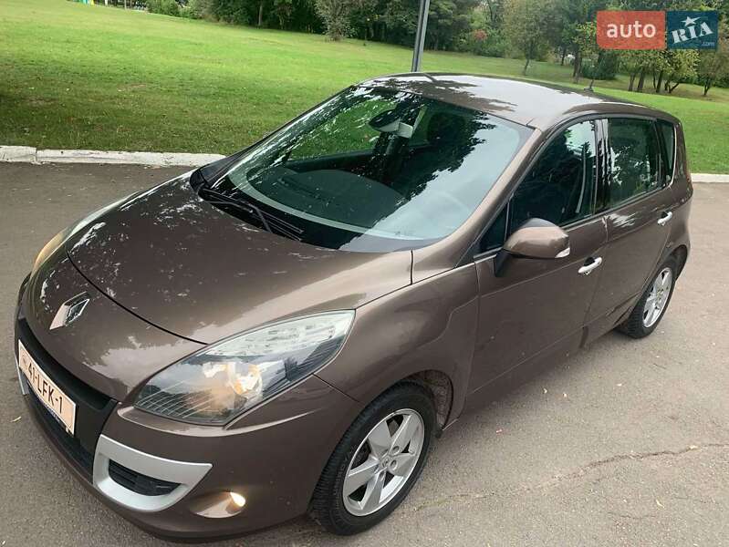 Минивэн Renault Scenic 2010 в Ровно