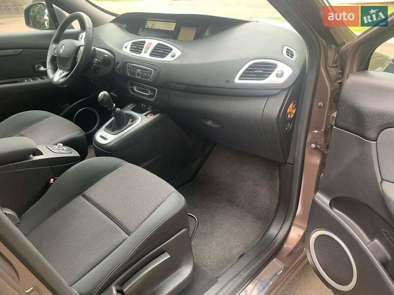 Минивэн Renault Scenic 2010 в Ровно