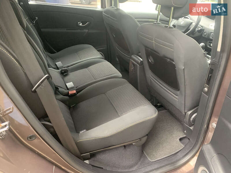 Минивэн Renault Scenic 2010 в Ровно