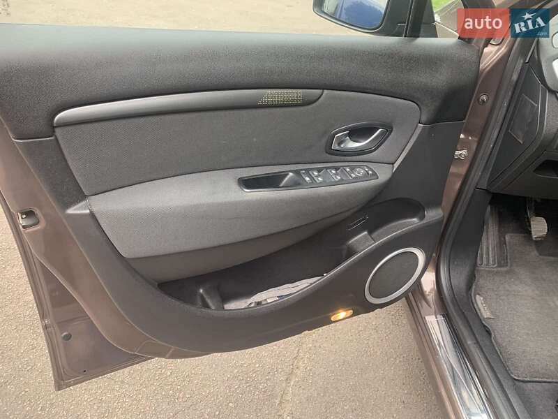 Минивэн Renault Scenic 2010 в Ровно