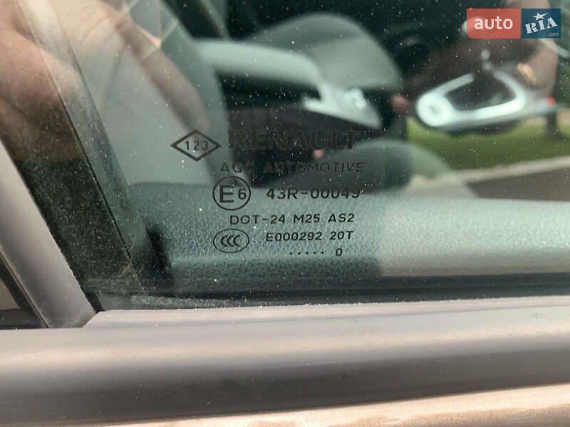Минивэн Renault Scenic 2010 в Ровно