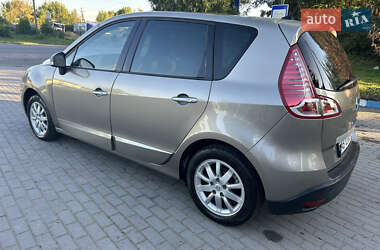 Минивэн Renault Scenic 2011 в 