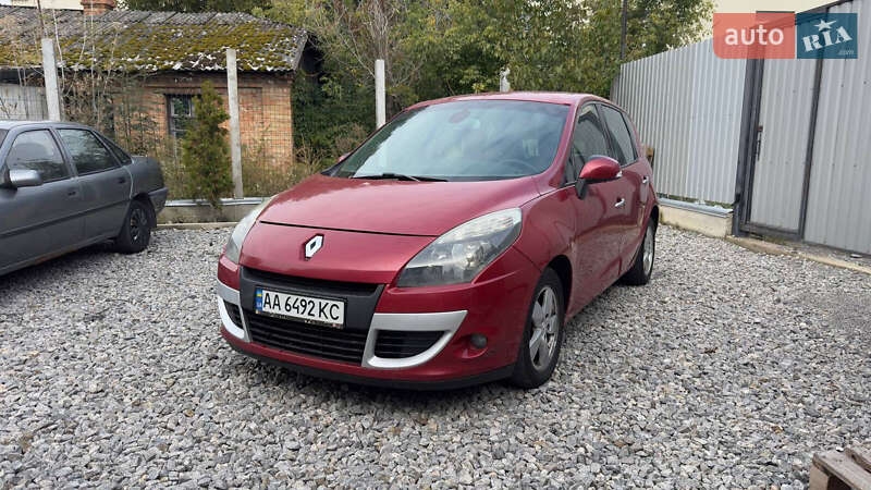 Минивэн Renault Scenic 2009 в 
