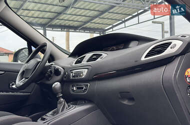 Минивэн Renault Scenic 2012 в 