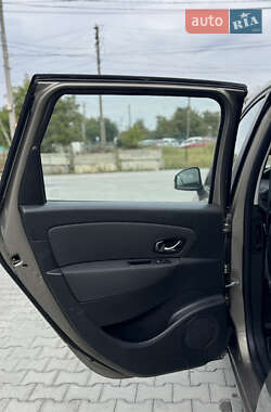 Минивэн Renault Scenic 2012 в 