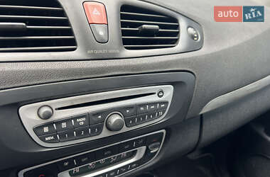 Минивэн Renault Scenic 2011 в 
