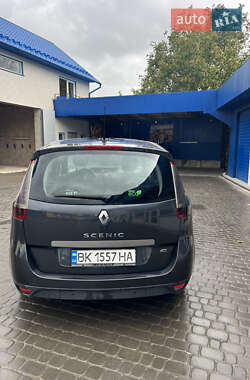 Минивэн Renault Scenic 2011 в 