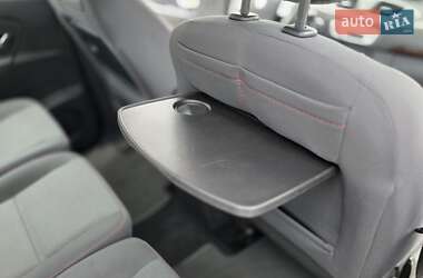 Минивэн Renault Scenic 2012 в 