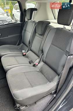 Минивэн Renault Scenic 2009 в 