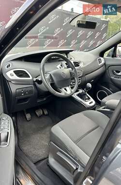 Минивэн Renault Scenic 2009 в 