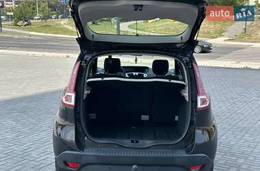 Минивэн Renault Scenic 2010 в 