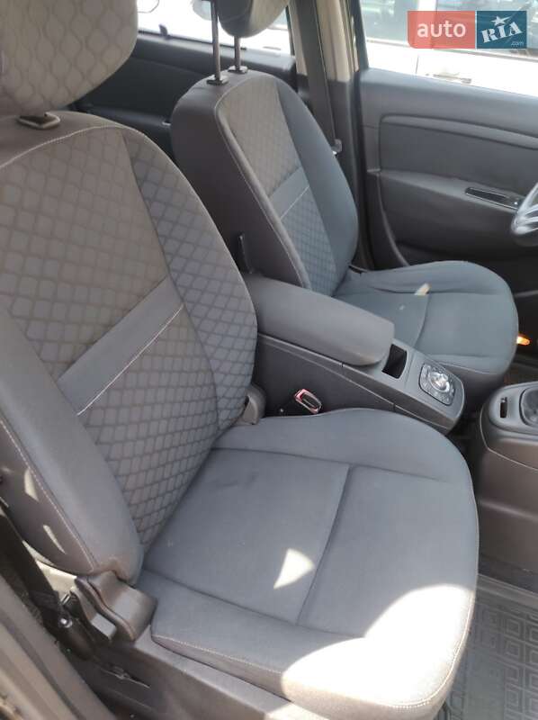 Минивэн Renault Scenic 2009 в Ровно