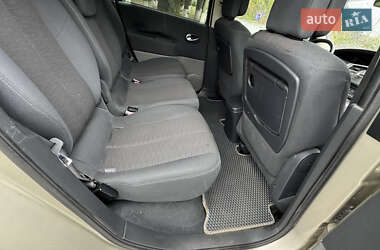 Минивэн Renault Scenic 2006 в 