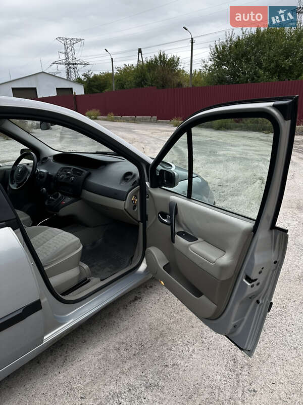 Минивэн Renault Scenic 2003 в Никополе