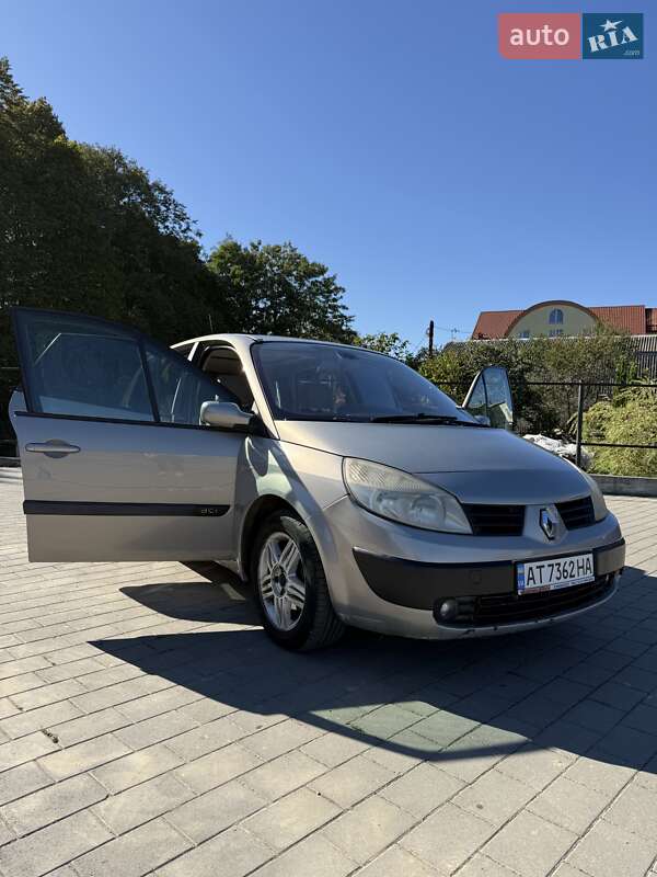Минивэн Renault Scenic 2004 в 