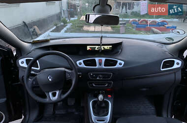 Минивэн Renault Scenic 2010 в 