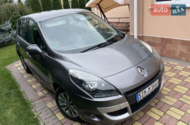 Минивэн Renault Scenic 2011 в 