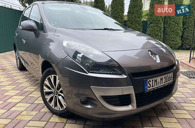 Минивэн Renault Scenic 2011 в 