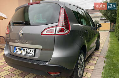 Минивэн Renault Scenic 2011 в 
