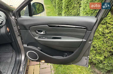 Минивэн Renault Scenic 2011 в 