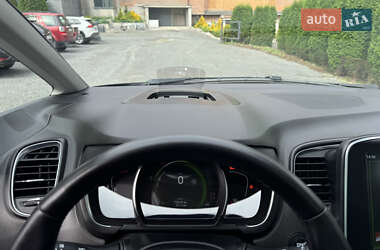 Минивэн Renault Scenic 2016 в 