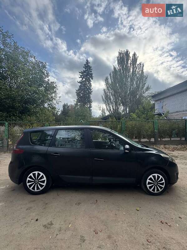 Мінівен Renault Scenic 2010 в Запоріжжі