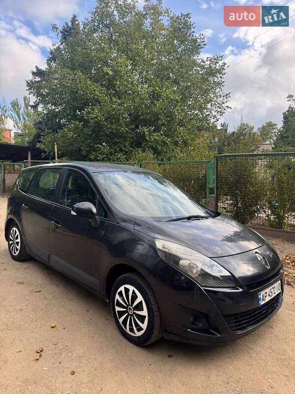 Мінівен Renault Scenic 2010 в Запоріжжі