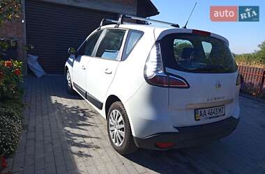 Минивэн Renault Scenic 2013 в 