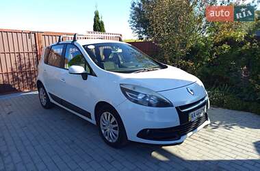 Минивэн Renault Scenic 2013 в 
