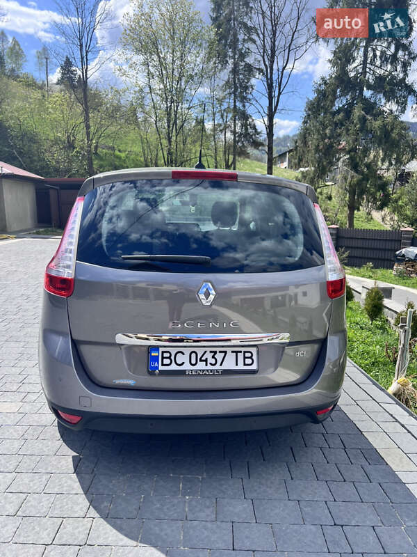 Минивэн Renault Scenic 2012 в Славском