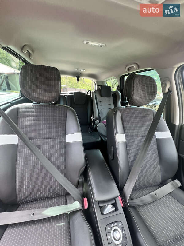 Минивэн Renault Scenic 2012 в Славском