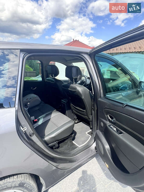Минивэн Renault Scenic 2012 в Славском