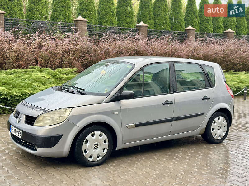Минивэн Renault Scenic 2004 в 
