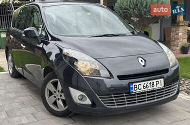 Минивэн Renault Scenic 2011 в 