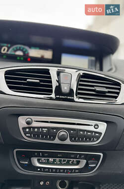 Минивэн Renault Scenic 2011 в 