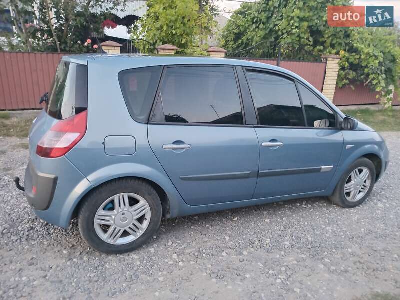 Минивэн Renault Scenic 2004 в 