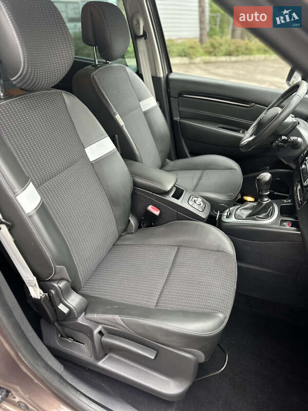 Минивэн Renault Scenic 2012 в Виннице