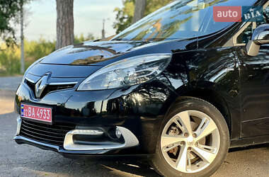 Минивэн Renault Scenic 2015 в 