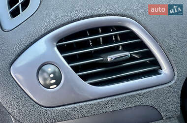 Минивэн Renault Scenic 2015 в 