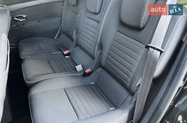 Минивэн Renault Scenic 2015 в 