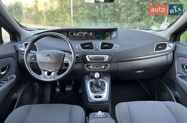 Минивэн Renault Scenic 2015 в 