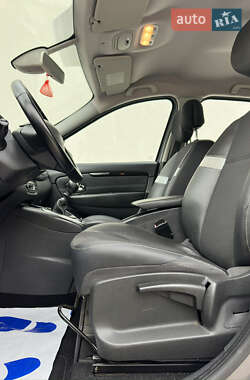 Минивэн Renault Scenic 2012 в 