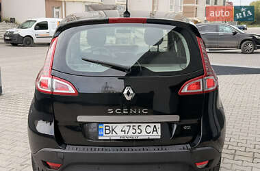 Минивэн Renault Scenic 2012 в 
