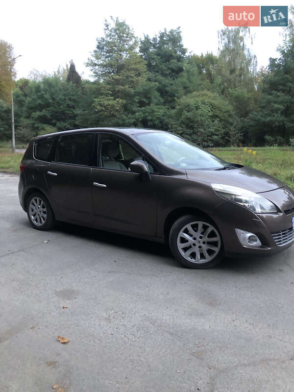 Минивэн Renault Scenic 2010 в Костополе