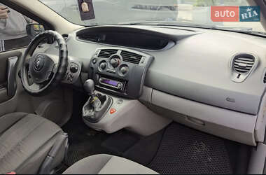 Минивэн Renault Scenic 2004 в 