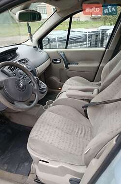 Минивэн Renault Scenic 2004 в 