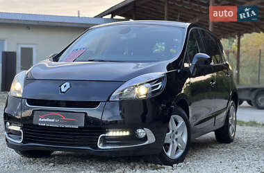 Минивэн Renault Scenic 2012 в 