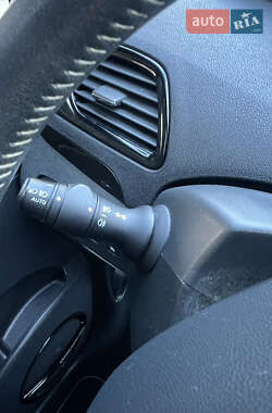 Минивэн Renault Scenic 2012 в 