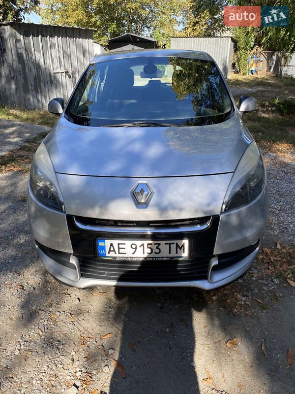 Универсал Renault Scenic 2012 в 